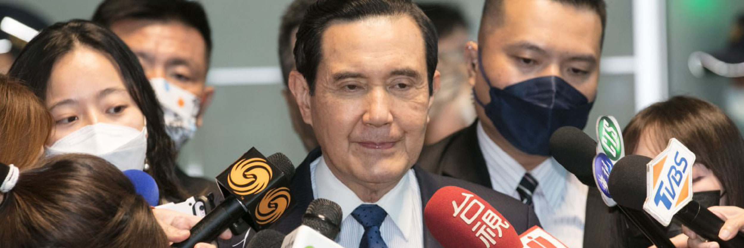 Ma Ying-jeou, der ehemalige taiwanesische Präsident, vor seinem Besuch in China am internationalen Flughafen Taoyuan